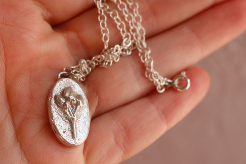 Moringa, botanical cameo necklace in sterling silver 