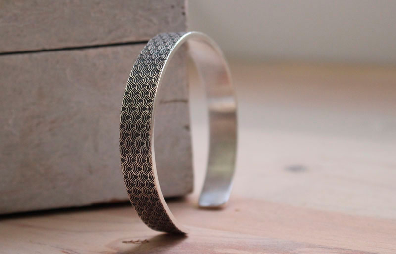 Nami, Japanese seigaiha waves bracelet in sterling silver
