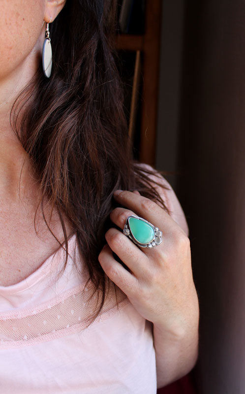 Nature’s realm, paisley ring in silver and chrysoprase