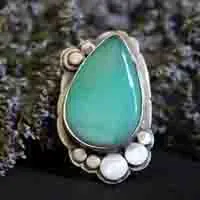 Nature’s realm, paisley ring in silver and chrysoprase