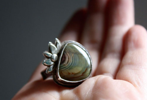 Nénufar, pond, water lily and lotus ring in silver and royal imperial jasper
