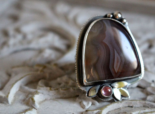 Night flower, nocturnal poetry ring in silver, Botswana agate and pink zircon