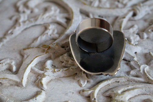 Night flower, nocturnal poetry ring in silver, Botswana agate and pink zircon