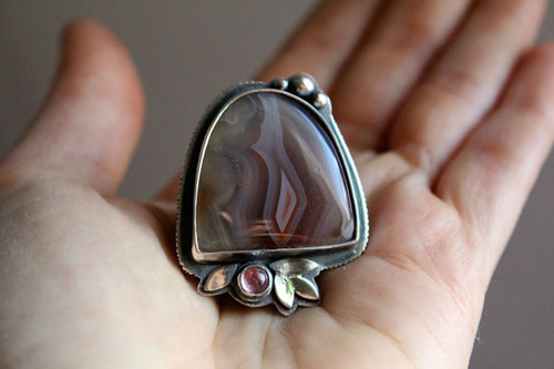 Night flower, nocturnal poetry ring in silver, Botswana agate and pink zircon