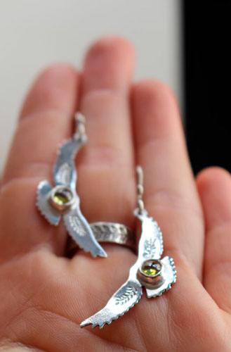 Ode to the sun, Native American eagle earrings in silver and yellow zircon