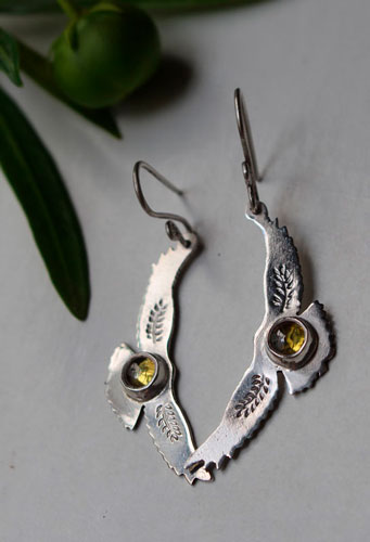 Ode to the sun, Native American eagle earrings in silver and yellow zircon