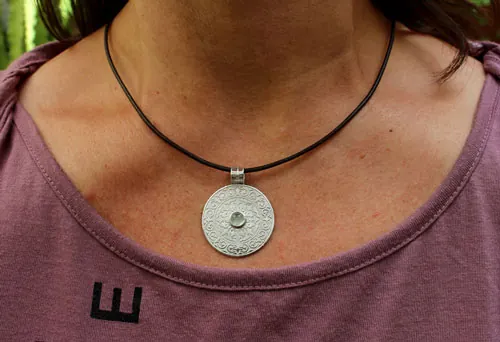 Odeline, medieval shield pendant in silver and aquamarine