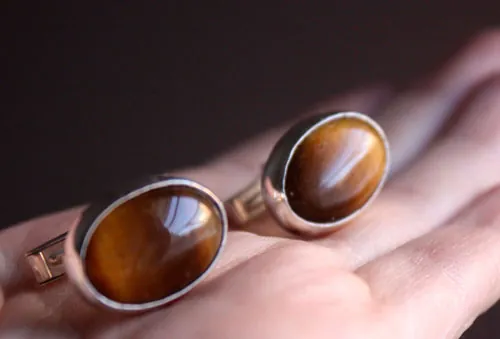 Ojo de León, animal eye cufflinks in sterling silver and Tiger’s Eye