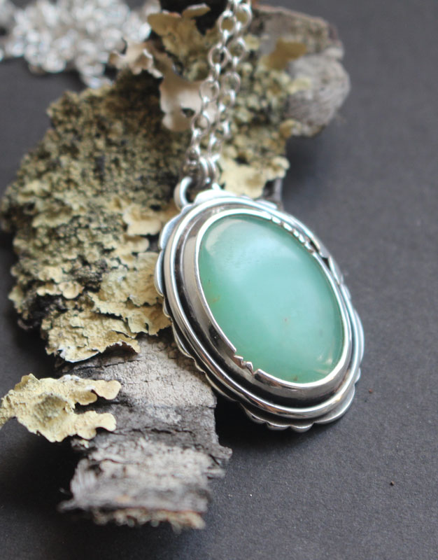 On a spring note, fragile nature necklace in silver and chrysoprase