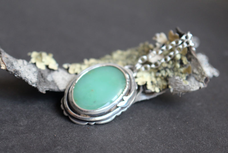 On a spring note, fragile nature necklace in silver and chrysoprase