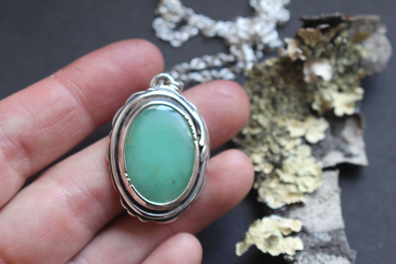 On a spring note, fragile nature necklace in silver and chrysoprase