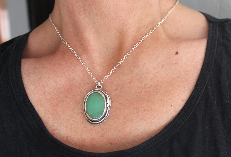 On a spring note, fragile nature necklace in silver and chrysoprase