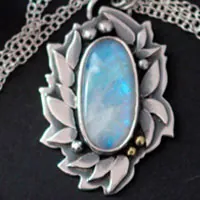 Ondolindë, secret Elven necklace in silver, brass and white labradorite