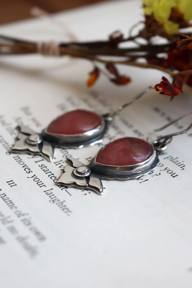 Oriental lily, flower earrings in silver and strawberry quartz