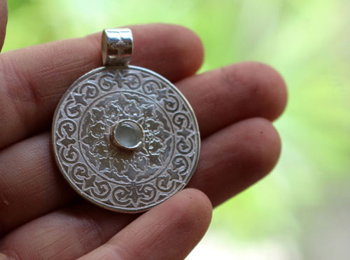 Odeline, medieval shield pendant in sterling silver and aquamarine