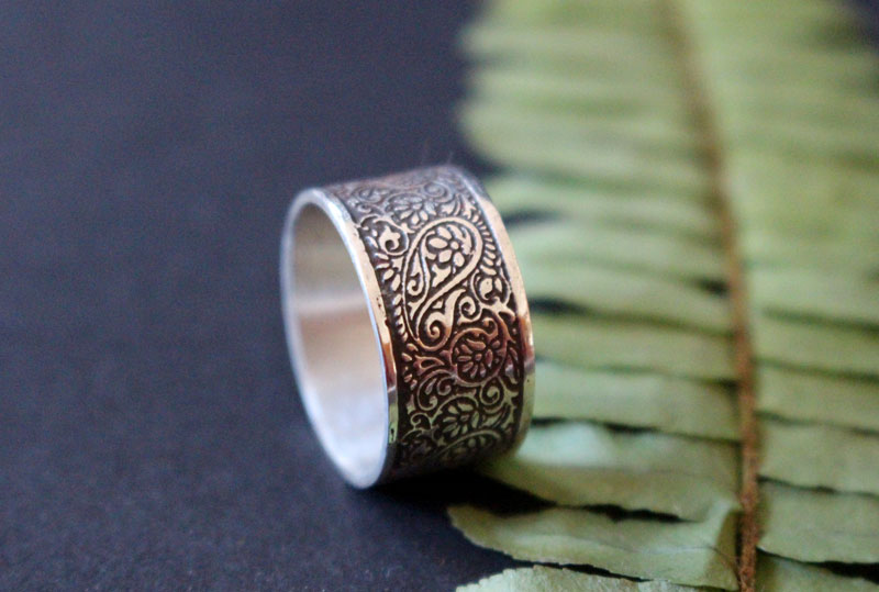 On the Silk Road, engraved oriental cashmere ring in sterling silver