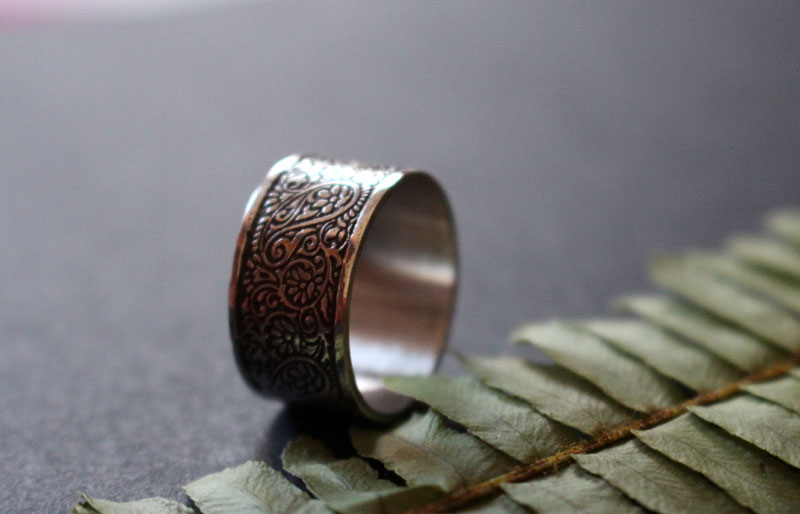 On the Silk Road, engraved oriental cashmere ring in sterling silver