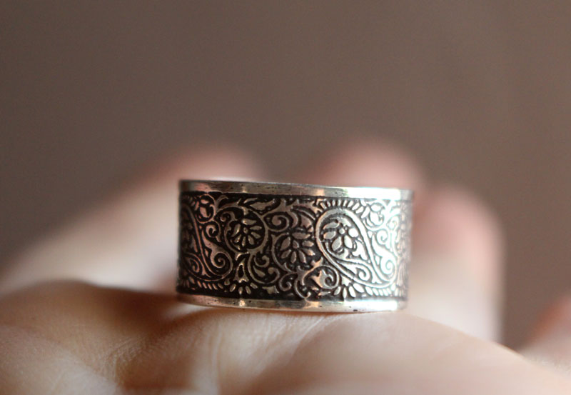 On the Silk Road, engraved oriental cashmere ring in sterling silver