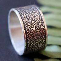 On the Silk Road, engraved oriental cashmere ring in sterling silver