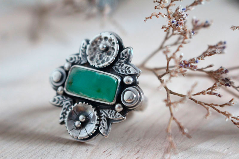 Oriental lotus, flower ring in sterling silver and chrysoprase