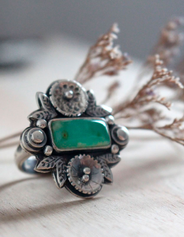 Oriental lotus, flower ring in sterling silver and chrysoprase