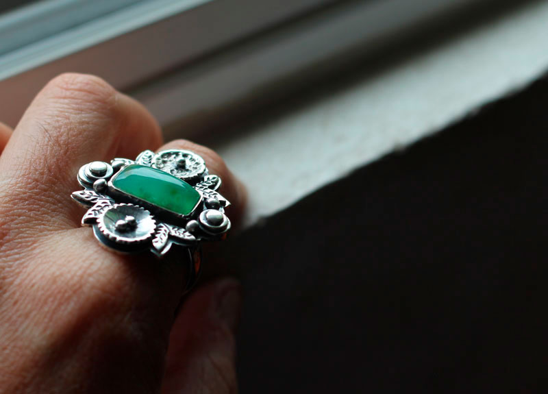 Oriental lotus, flower ring in sterling silver and chrysoprase