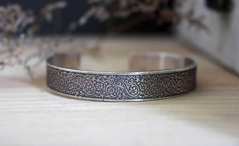 Oriental perfume, paisley bracelet in sterling silver