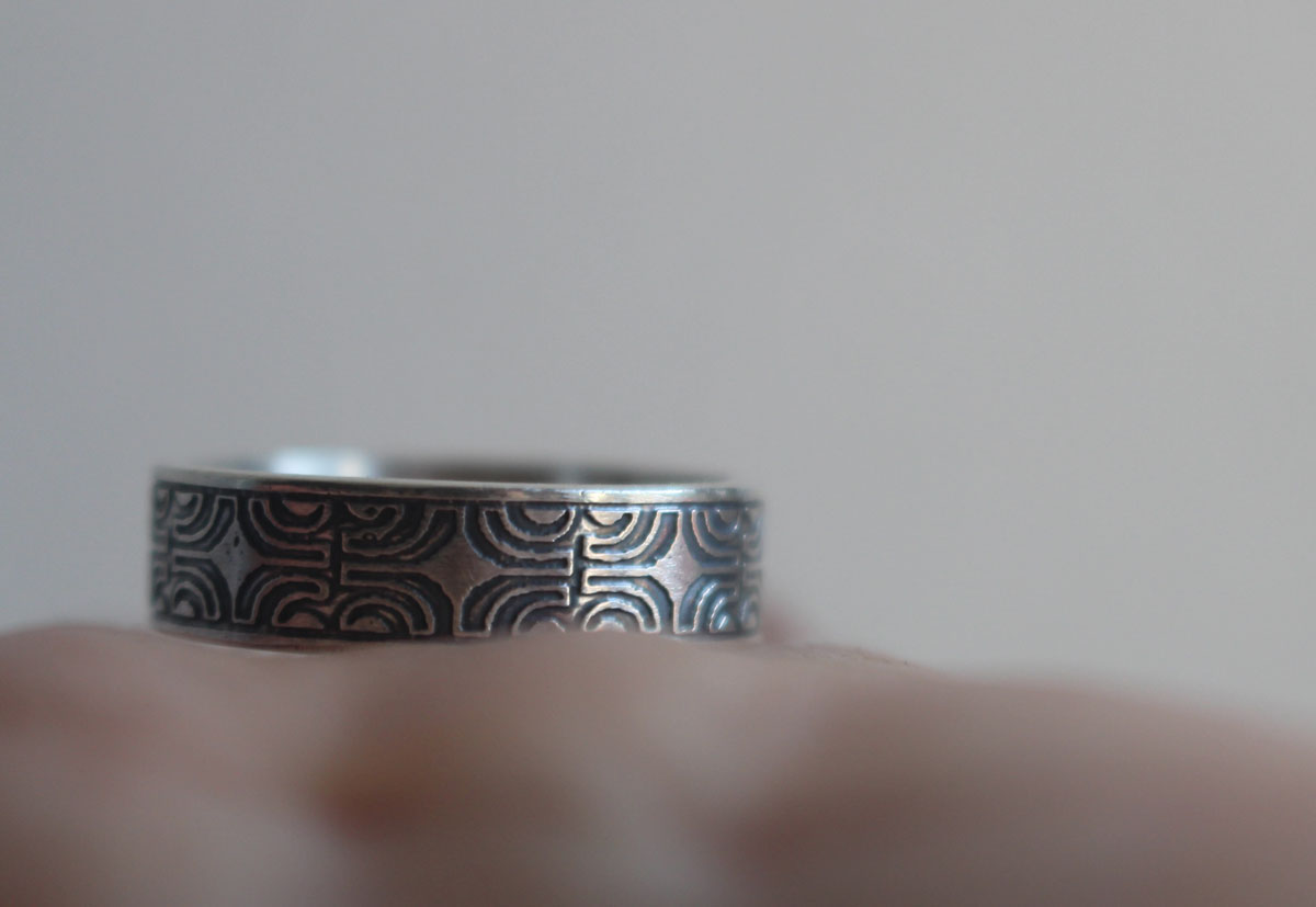 Peka&rsquo;enana, Polynesian cross ring in sterling silver