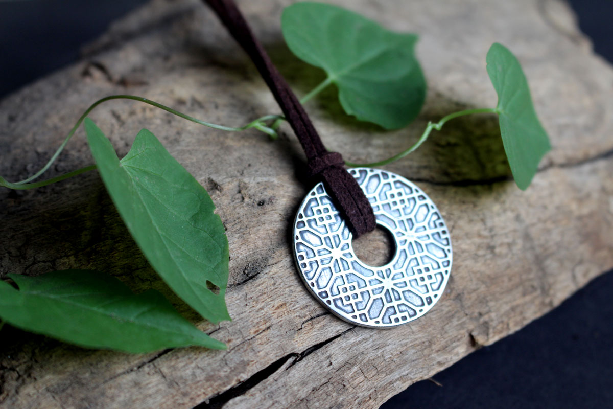 Poem of China, Chinese circle with floral geometry necklace in silver