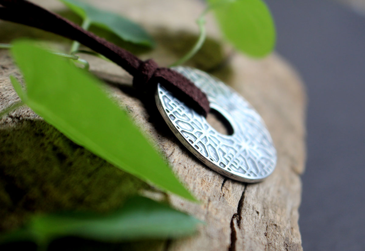 Poem of China, Chinese circle with floral geometry necklace in silver