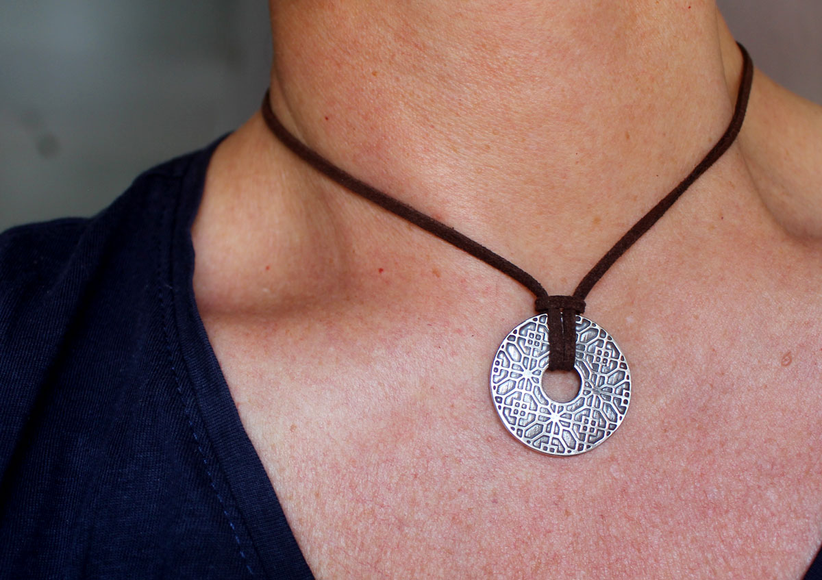 Poem of China, Chinese circle with floral geometry necklace in silver