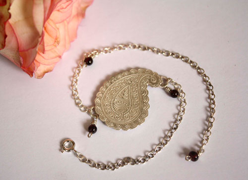 Poem of the earth, Cashmere drop anklet and bracelet in silver and garnet