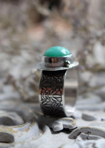 Pond nymph, waterlily leaf ring in silver and chrysoprase