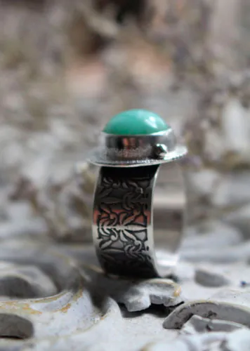 Pond nymph, waterlily leaf ring in silver and chrysoprase
