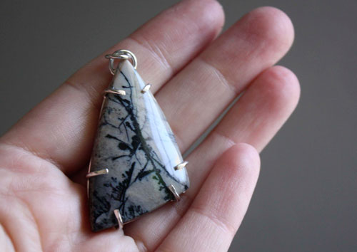 Print, Japanese ukiyo-e pendant in silver and tiffany