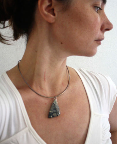 Print, Japanese ukiyo-e pendant in silver and tiffany