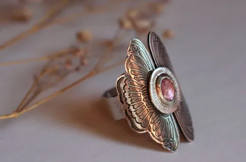 Psyche, loving butterflies ring in silver and pink sapphire