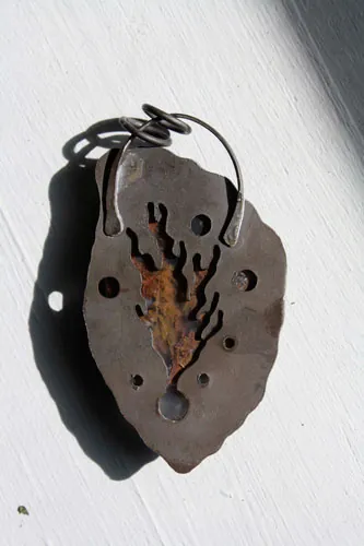 Rising tide, red seaweed pendant in silver and Maury Mountains agate