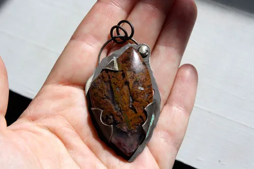 Rising tide, red seaweed pendant in silver and Maury Mountains agate