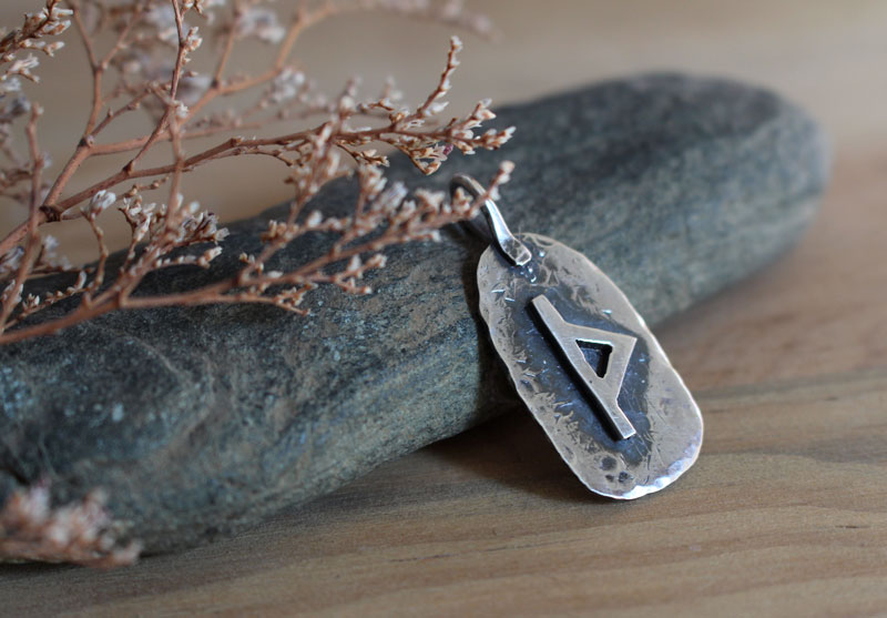 Rune, Celtic pendant in sterling silver