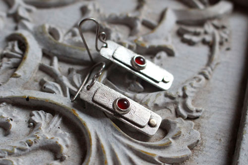 Red sun, geometric earrings in sterling silver and carnelian