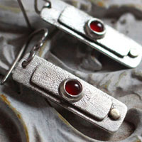 Red sun, geometric earrings in sterling silver and carnelian