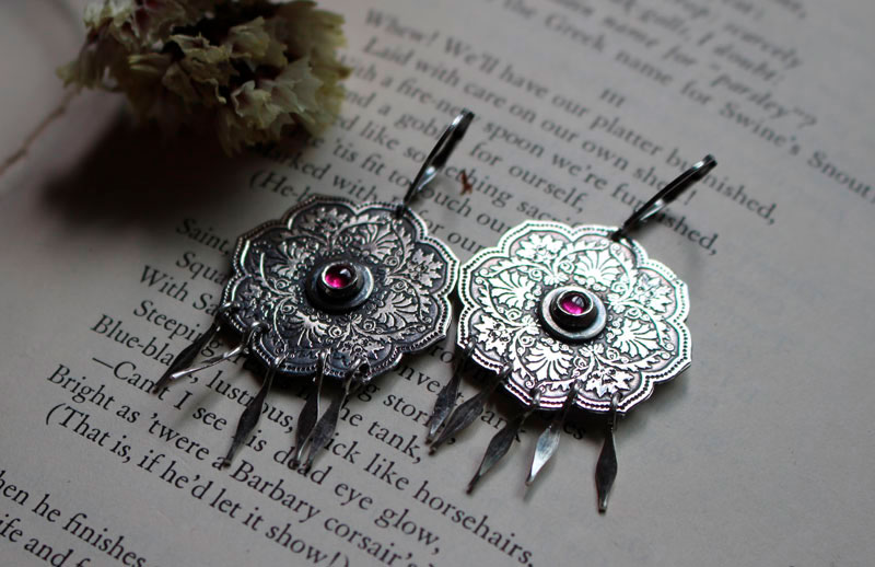 Rose, leaves earrings in silver and zircon