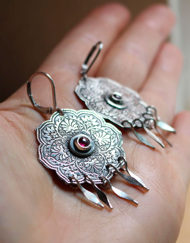 Rose, leaves earrings in silver and zircon