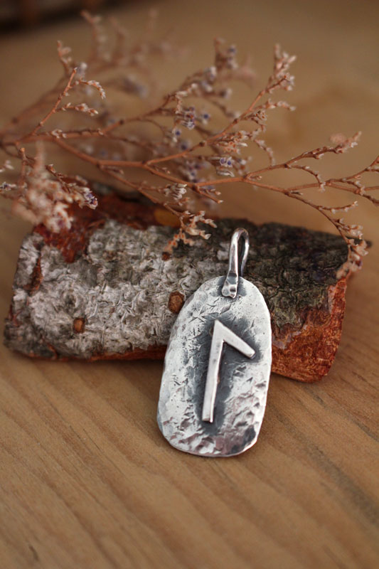 Rune, Celtic pendant in sterling silver