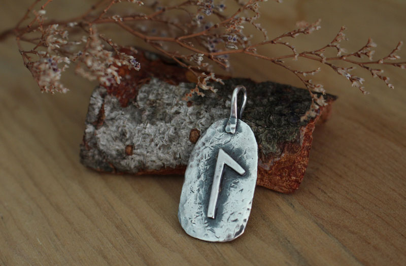 Rune, Celtic pendant in sterling silver