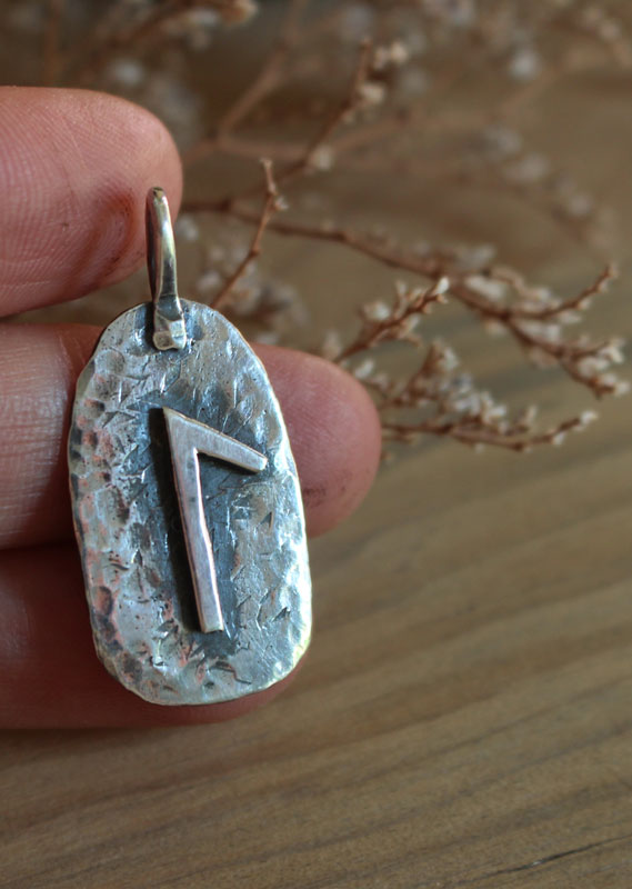 Rune, Celtic pendant in sterling silver