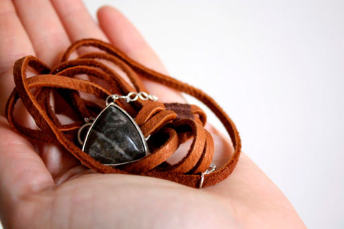 Sagar, sea strength bracelet in silver, leather, and fossil agate