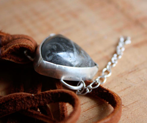 Sagar, sea strength bracelet in silver, leather, and fossil agate
