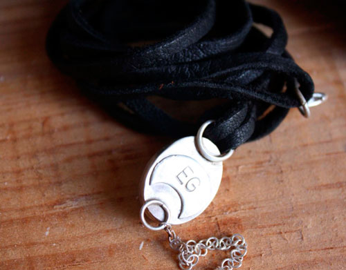 Sapheda, purity and strength bracelet in silver, leather, and dendritic agate